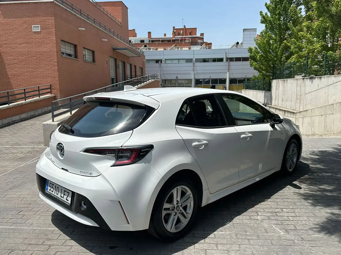 Toyota Corolla 1.8 125H ACTIVE E-CVT Blanco - 2