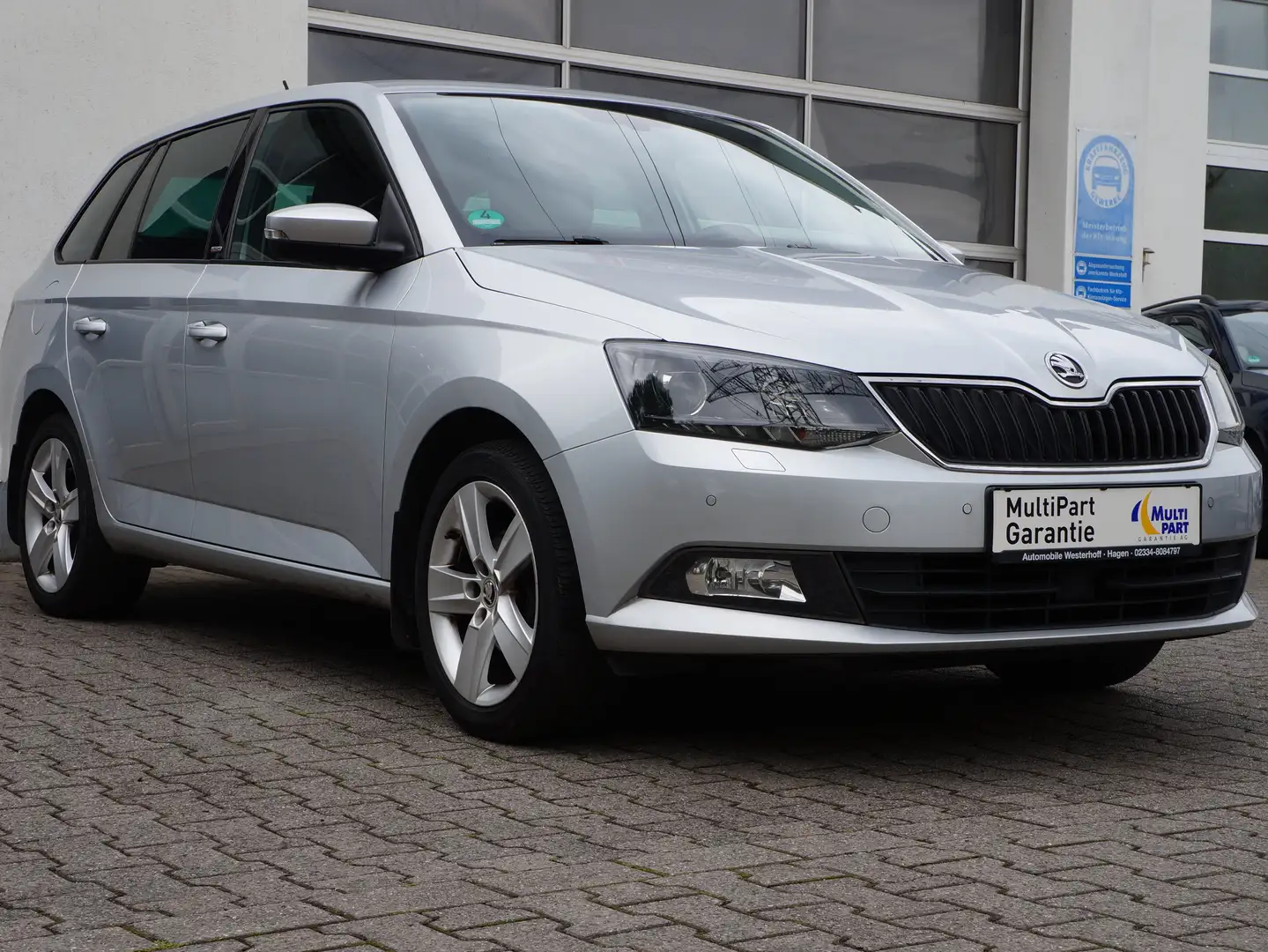 Skoda Fabia Fabia Combi Joy *ALU*SHZ*PDC*Navi*Xenon* Silber - 1