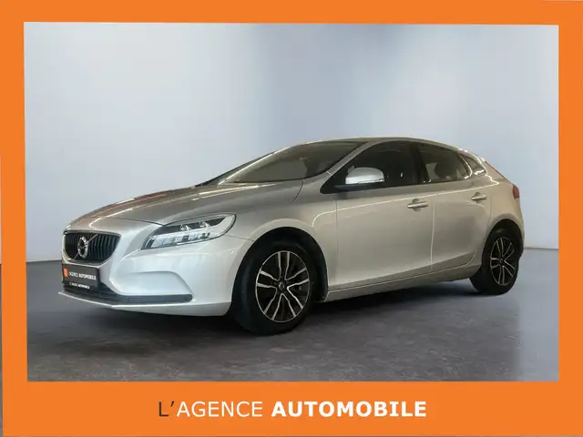 Volvo V40 2.0 D2 BLACK EDITION GEARTRONIC-GAR 12 A 48MOIS-