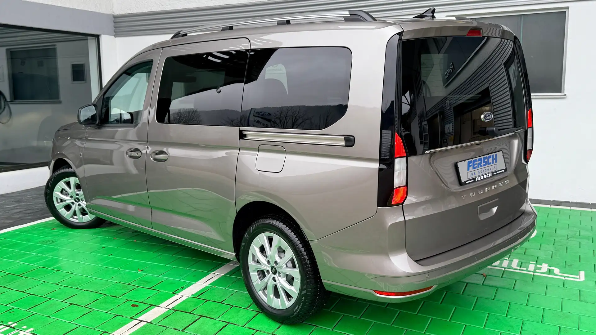 Ford Grand Tourneo Connect 1.5 Titanium Autom. mit Navi SYNC uvm... Gris - 2