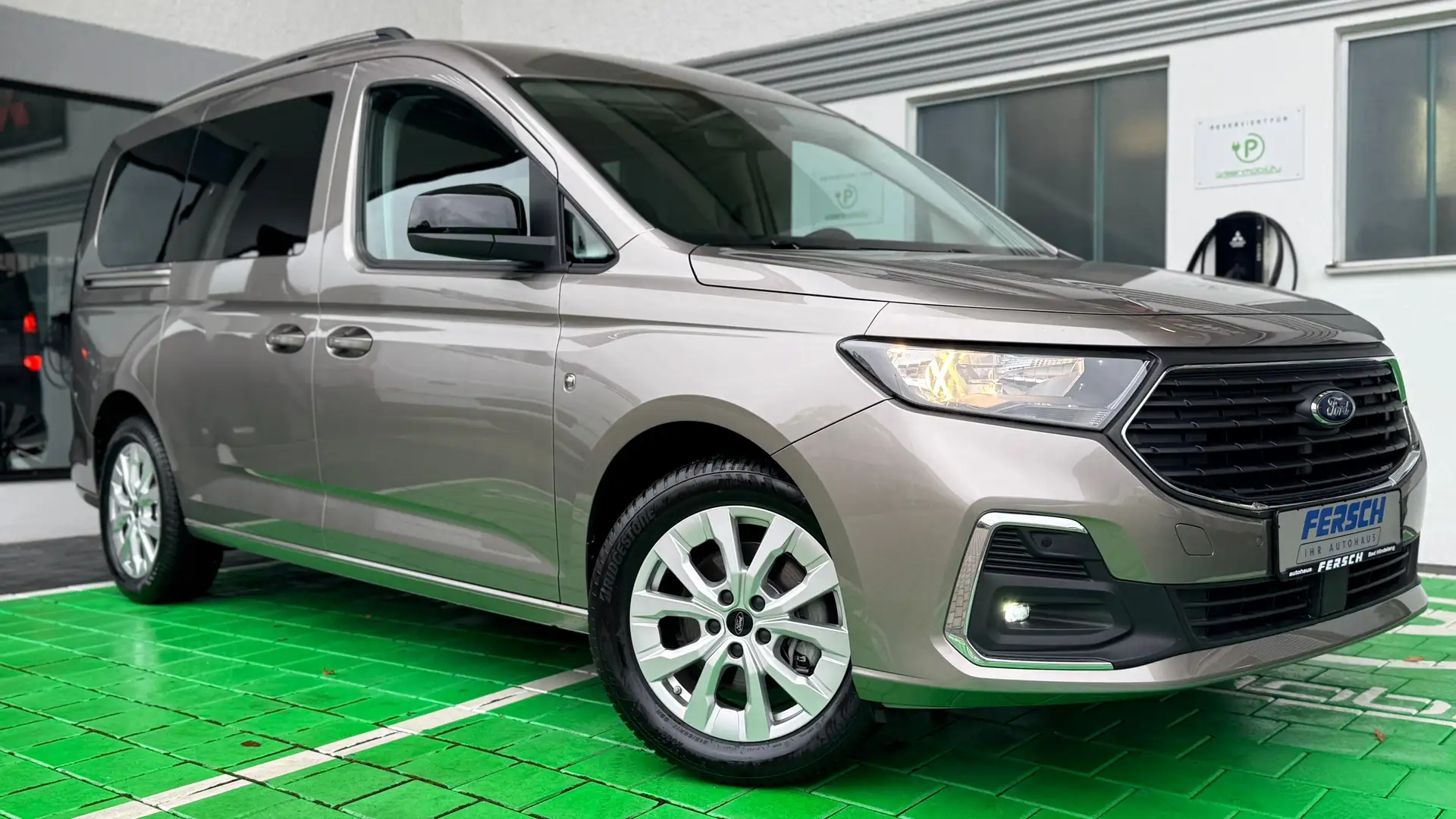 Ford Grand Tourneo Connect 1.5 Titanium Autom. mit Navi SYNC uvm... Gris - 1