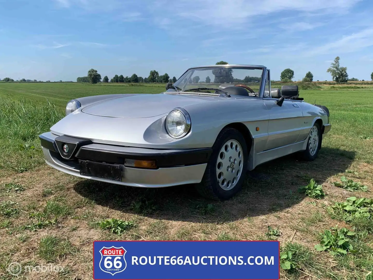 Alfa Romeo Spider 2.0 | 1988 | Route 66 Auctions Noir - 1