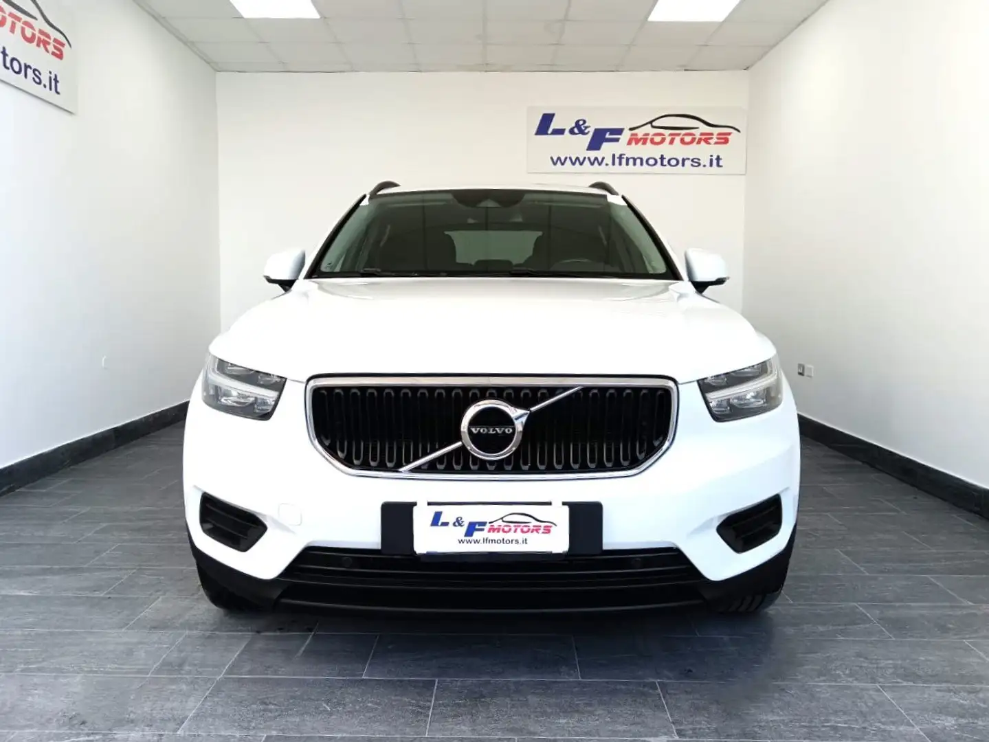 Volvo XC40 D3 Geartronic R-design Wit - 2