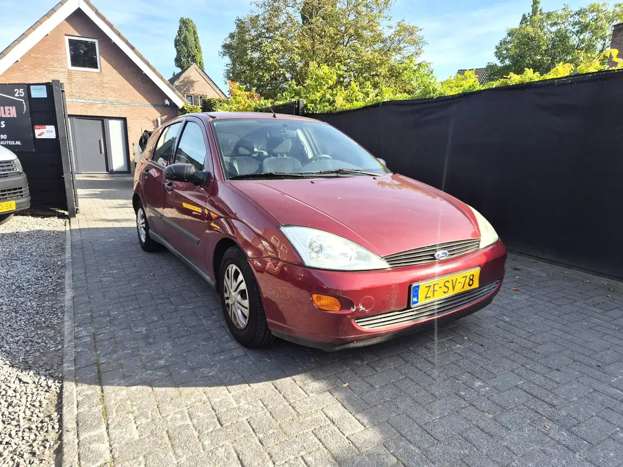 Ford Focus 1.6-16V Ghia 5 Drs, foto 2
