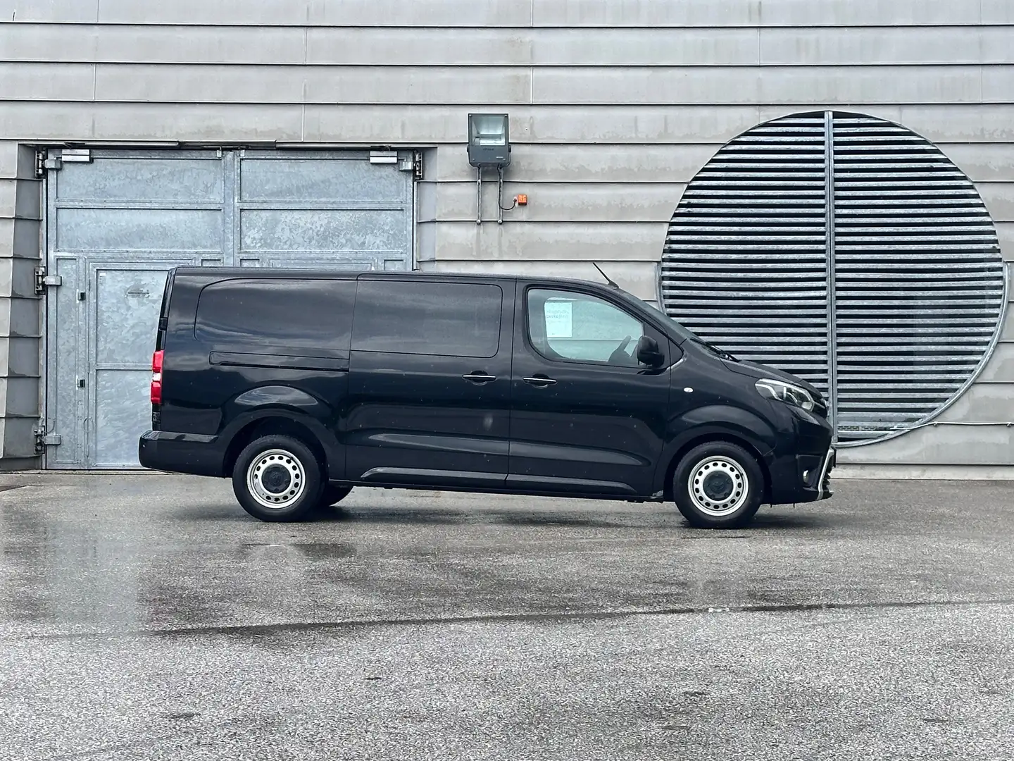 Toyota Proace Pro Ace Doppelkabine 2,0 D-4D 150 L2 Lang Schwarz - 1