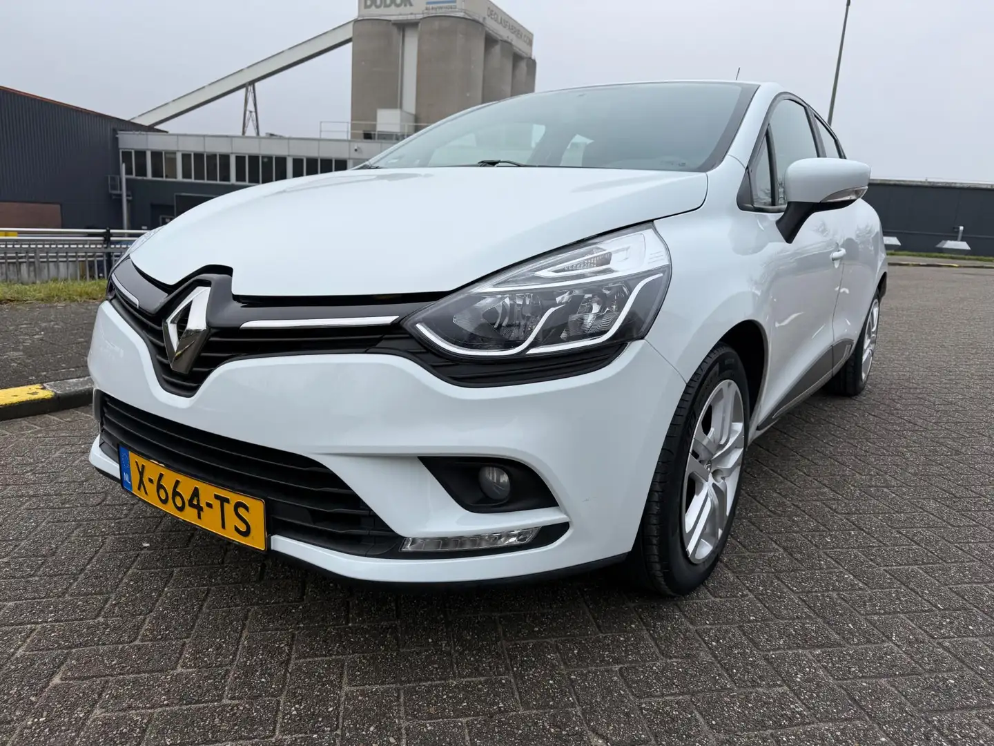 Renault Clio 1.0 TCe Life Weiß - 1