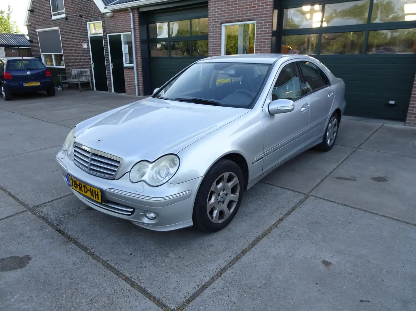 Mercedes-Benz C 180 K. Elegance Gris - 1