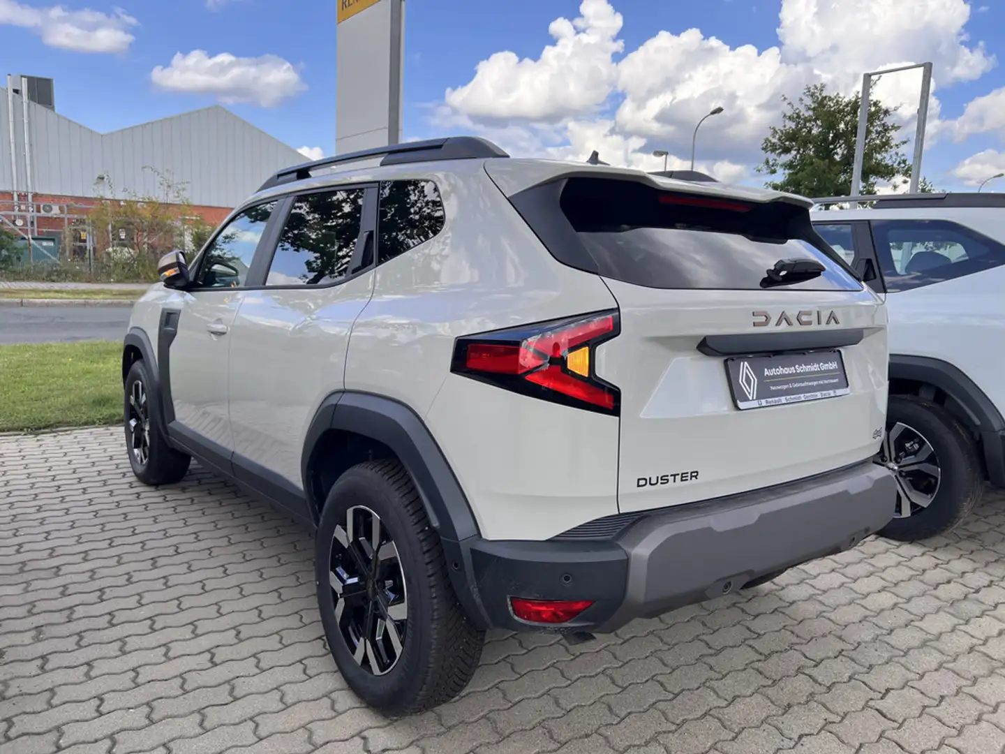 Dacia Duster III 1.2 TCe 130 Extreme 4x4 *SOFORT VERFÜGBAR* Beige - 2