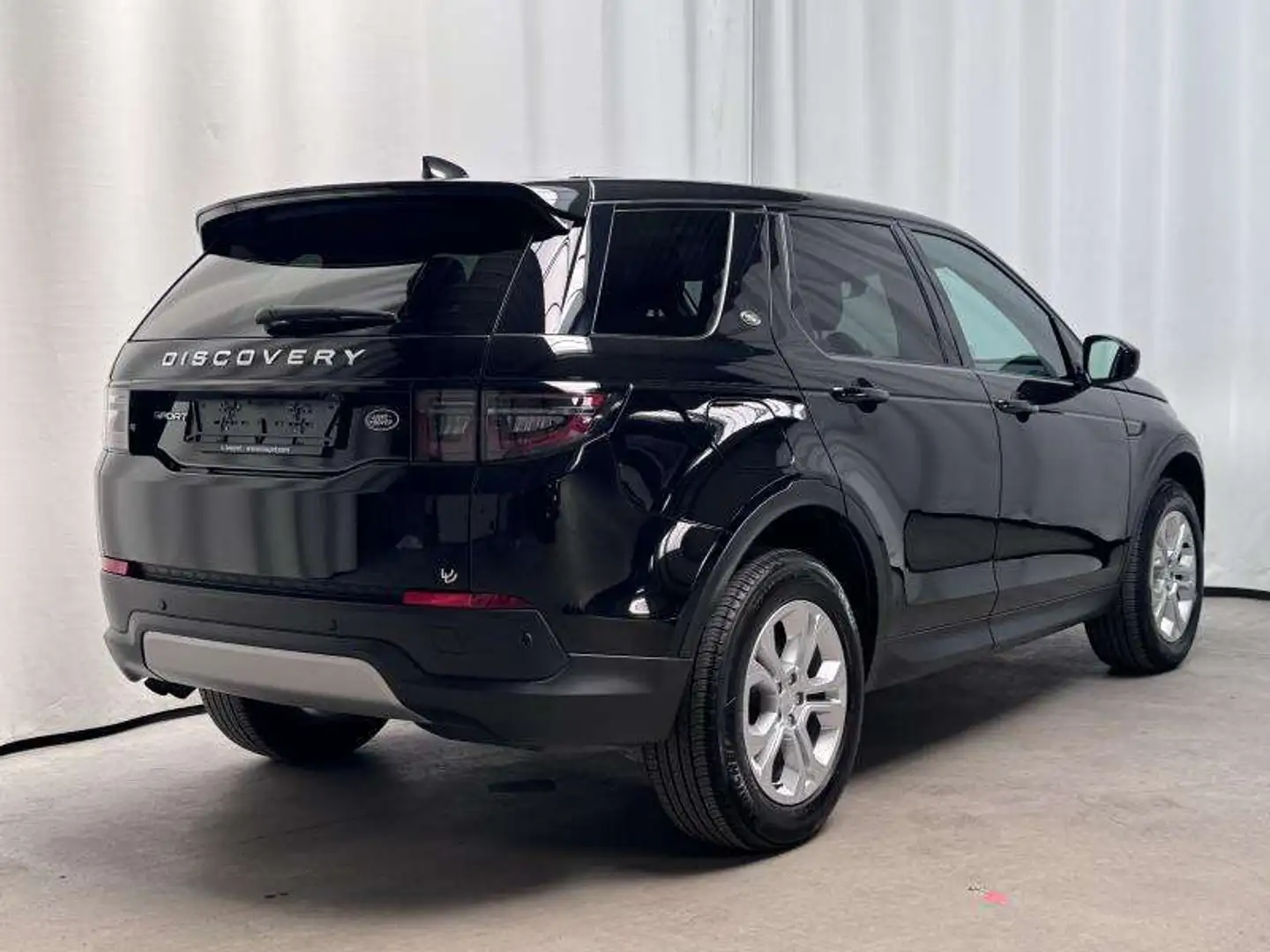 Land Rover Discovery Sport D165 AWD S Zwart - 2