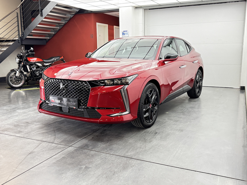 DS Automobiles DS 4 130 EAT 8 Performance Line Alcantara — photo 3