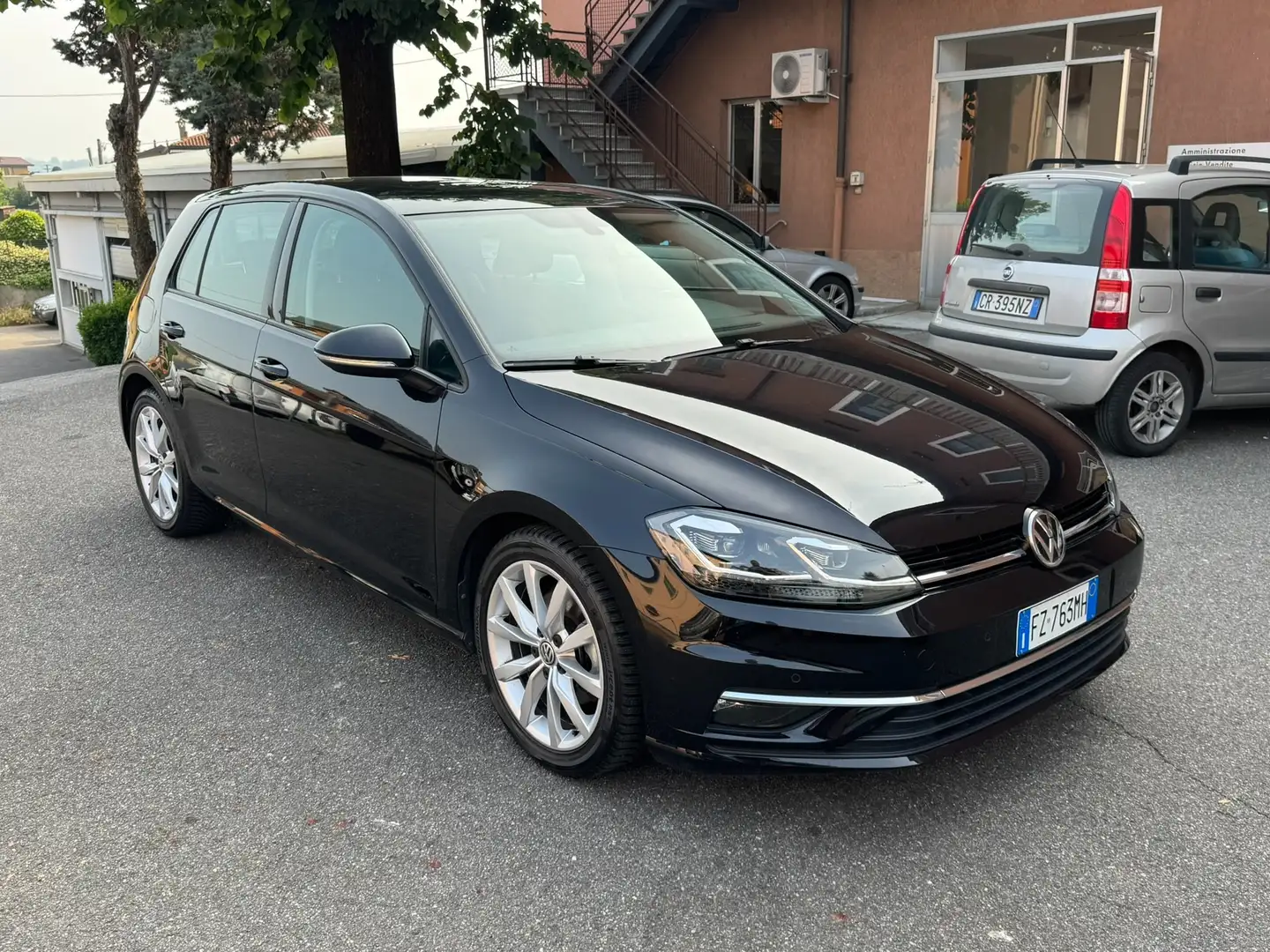 Volkswagen Golf 5p 1.5 tsi Executive 150cv dsg UNICO PROPRIETARIO Nero - 2