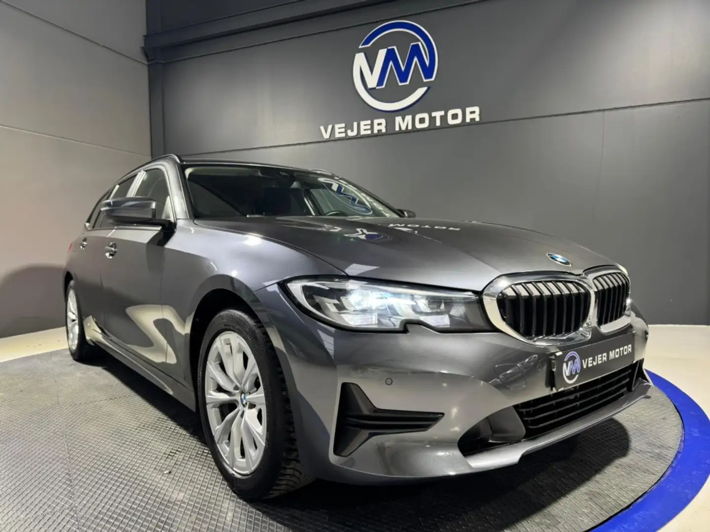 BMW 318 318d Touring Gris - 1