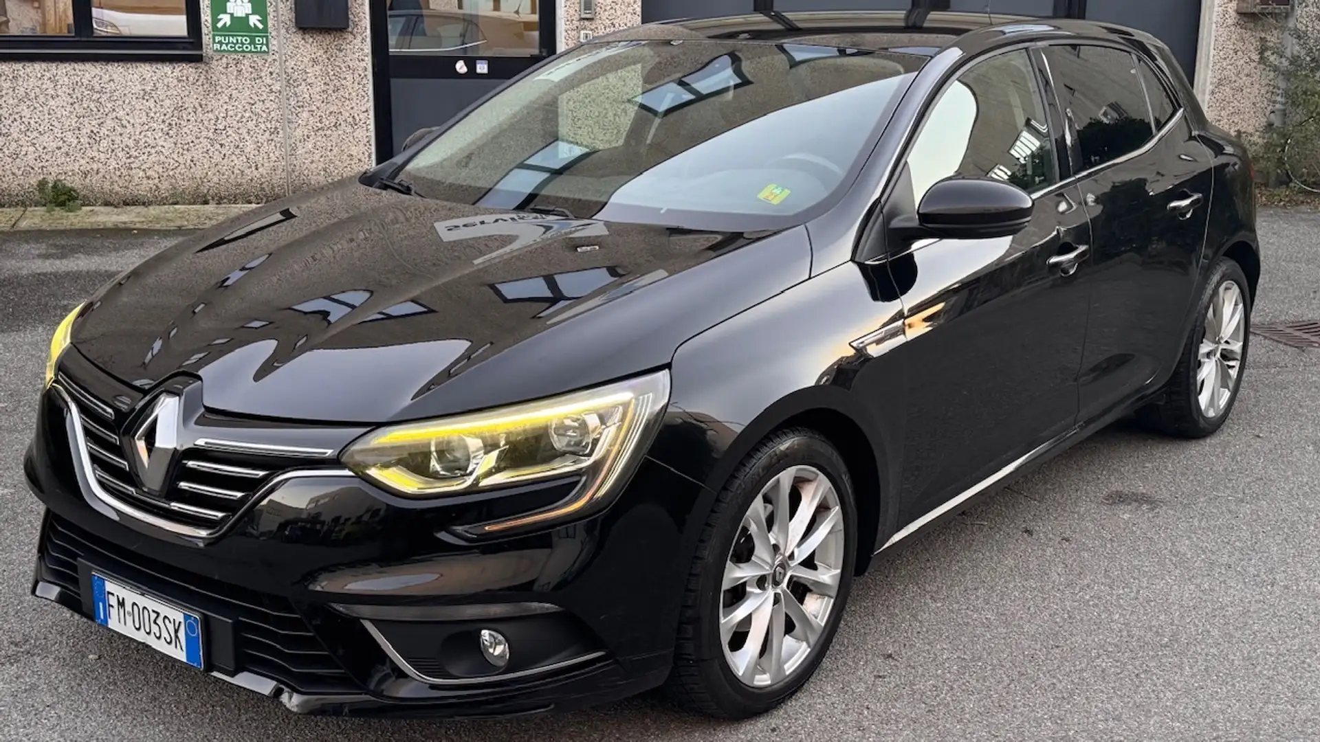 Renault Megane Megane IV 2017 1.5 dci energy Bose 110cv edc Noir - 1