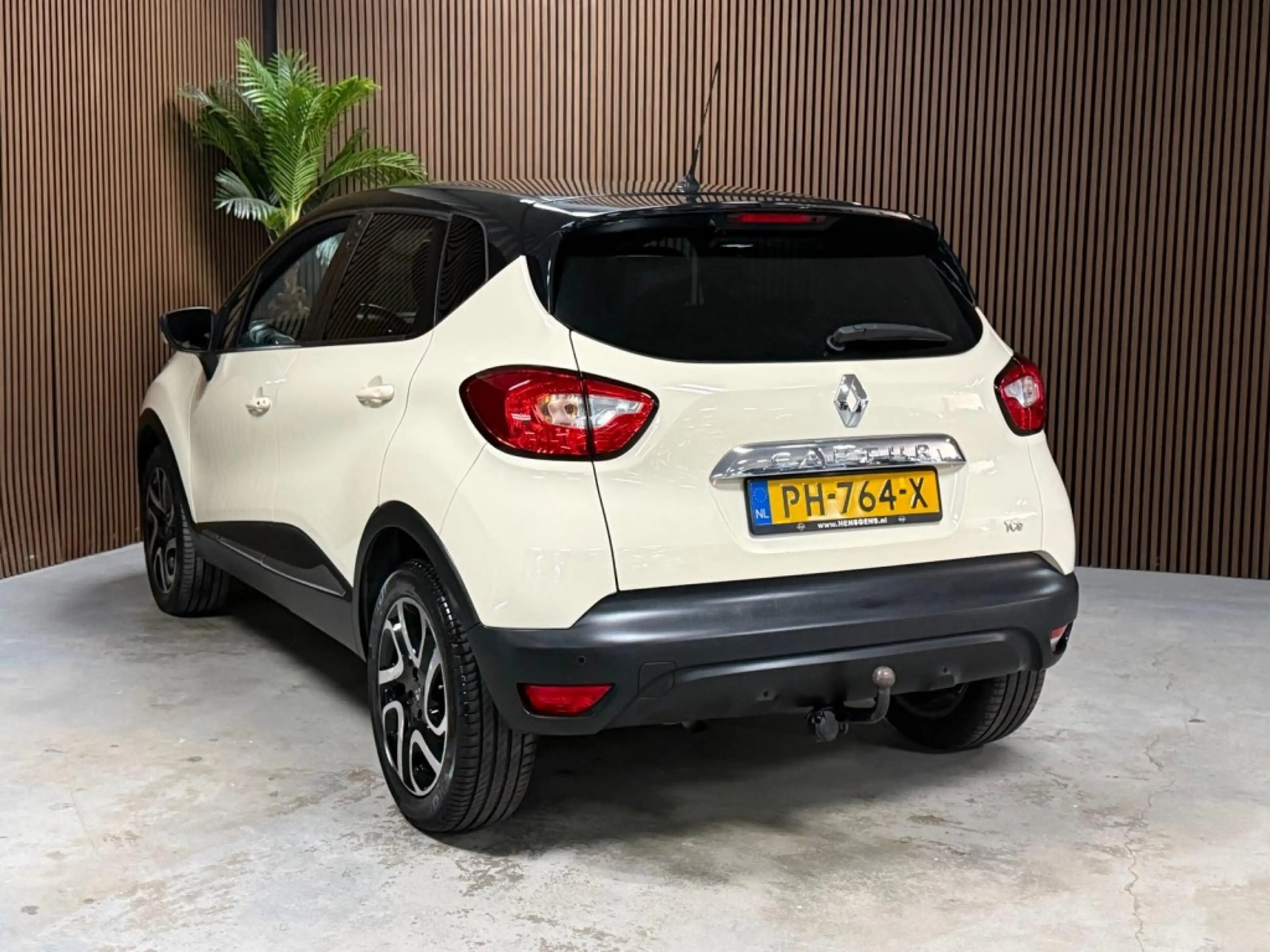 Renault Captur 1.2 TCe Dynamique — photo 8