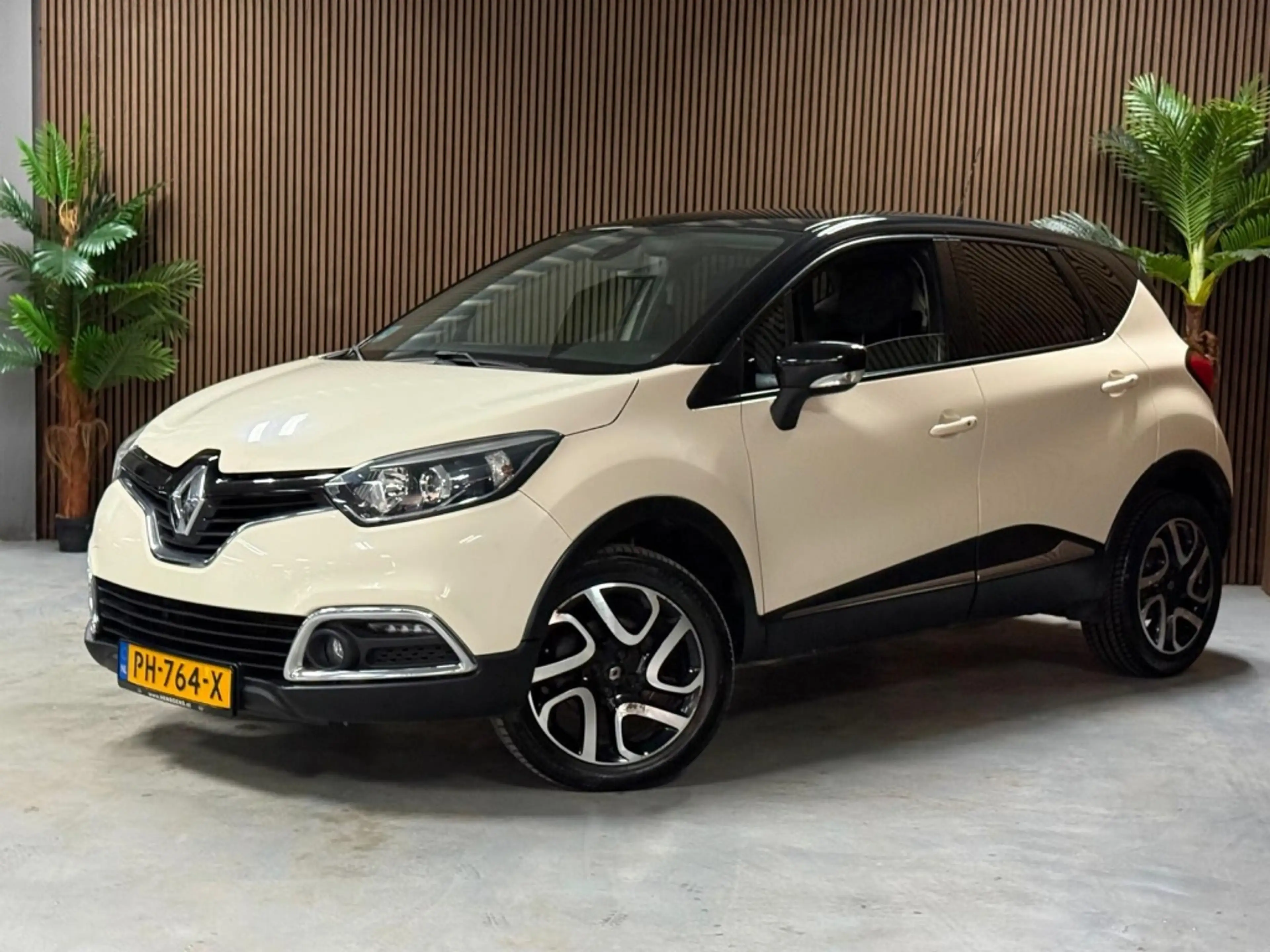 Renault Captur 1.2 TCe Dynamique — photo 2