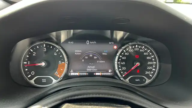 Jeep Renegade view 23