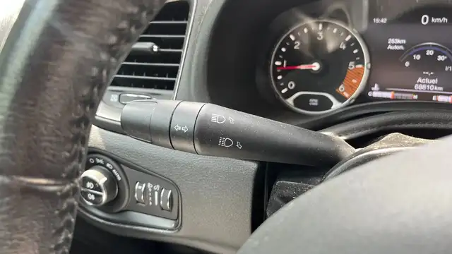 Jeep Renegade view 30