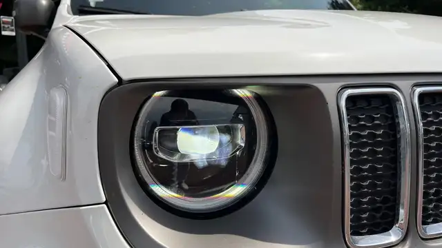 Jeep Renegade view 10