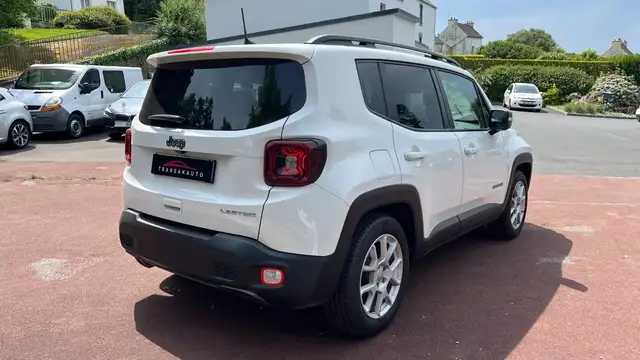 Jeep Renegade view 5