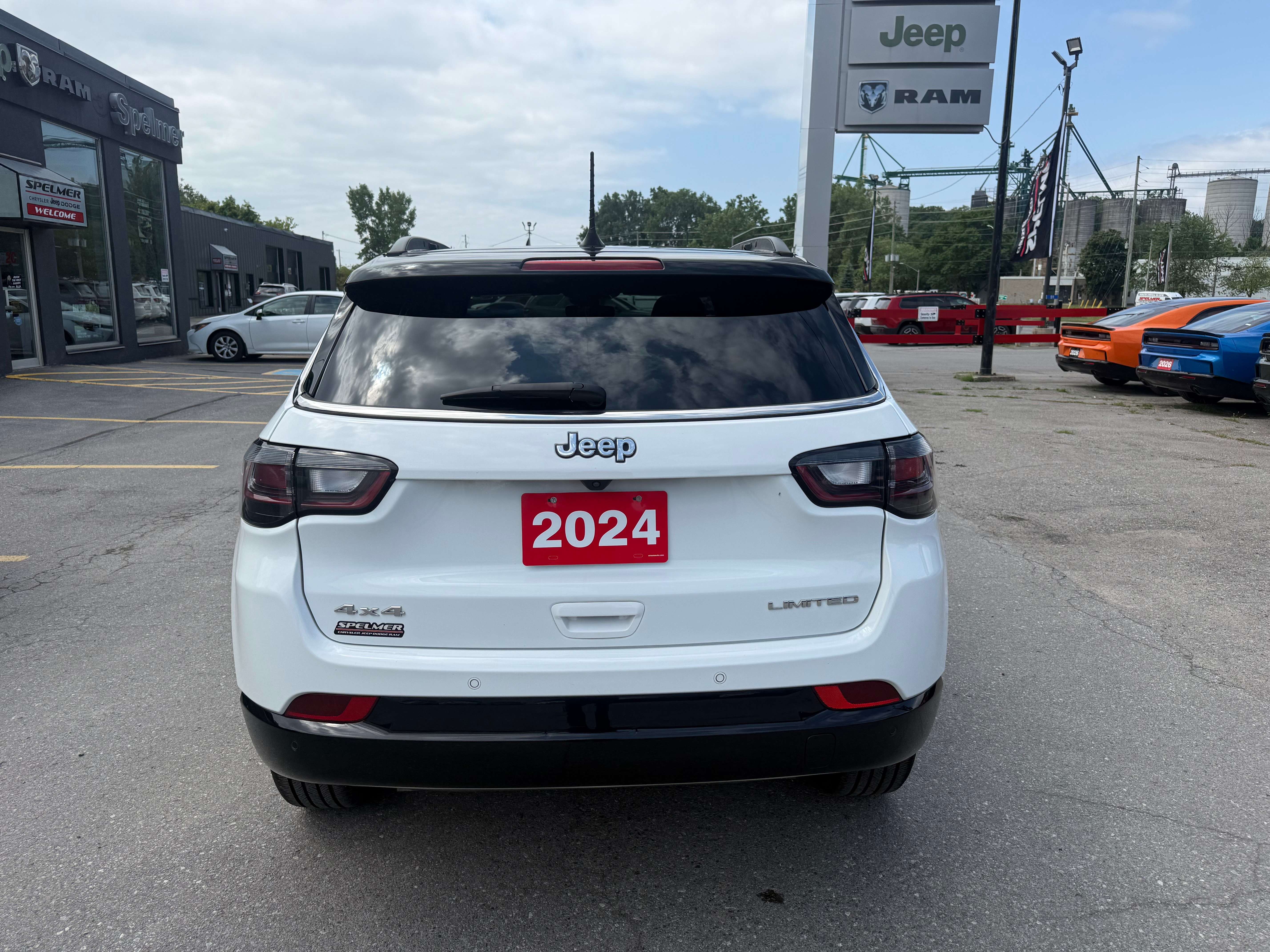 2024 Jeep Compass Limited 4X4 - Pano Roof, — снимка 1