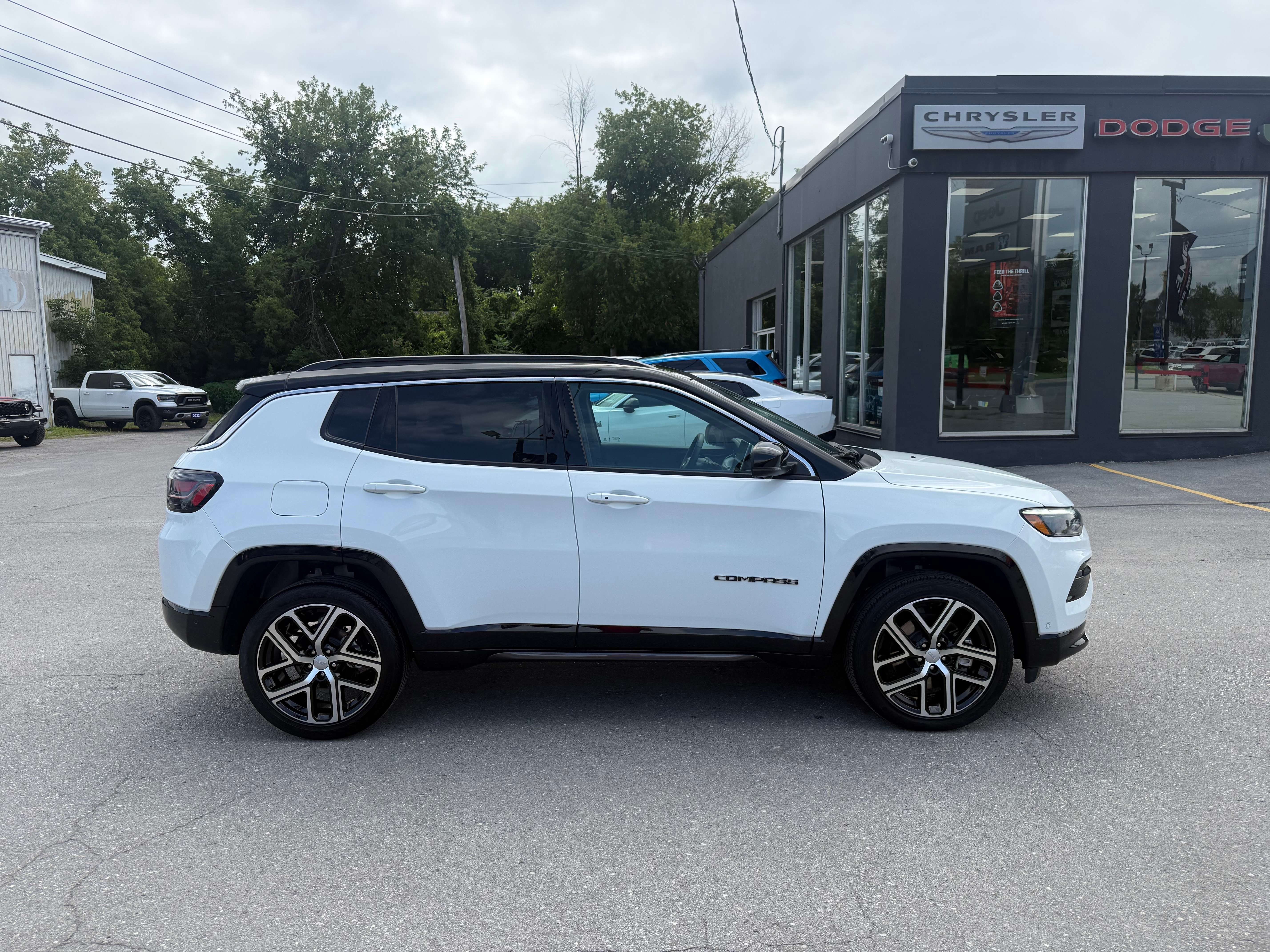 2024 Jeep Compass Limited 4X4 - Pano Roof, — снимка 1