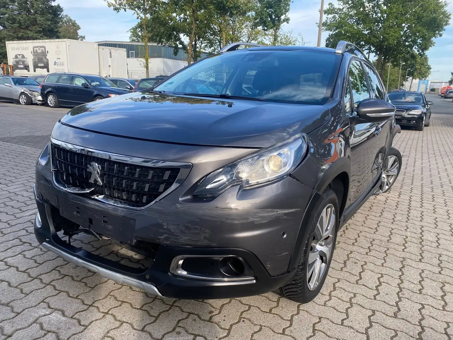 Peugeot 2008 Allure Grau - 1
