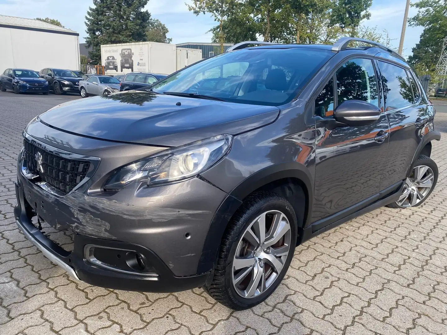 Peugeot 2008 Allure Grau - 2