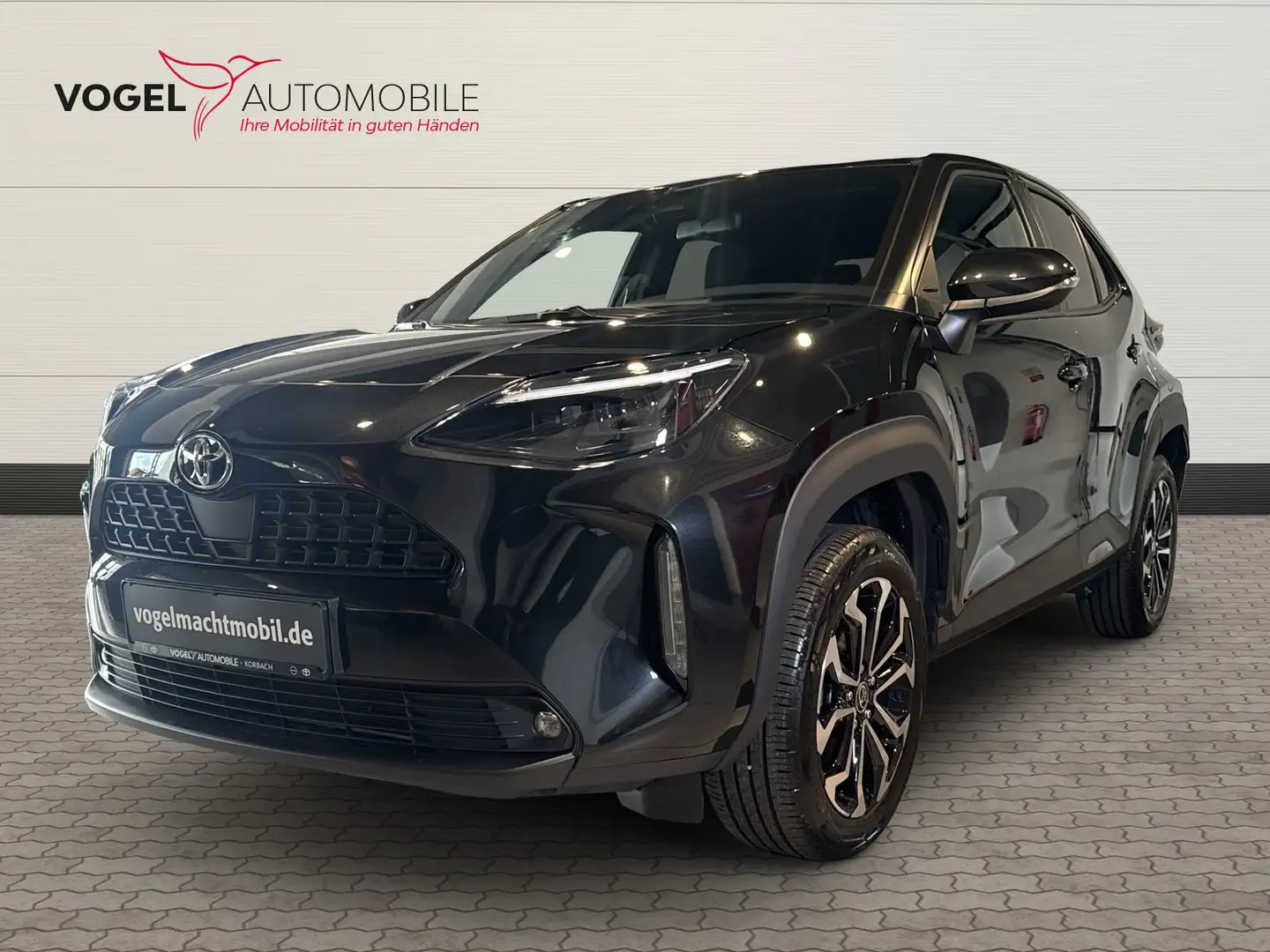 Toyota Yaris Cross 1.5 Hybrid Team D +Winter Paket Zwart - 1