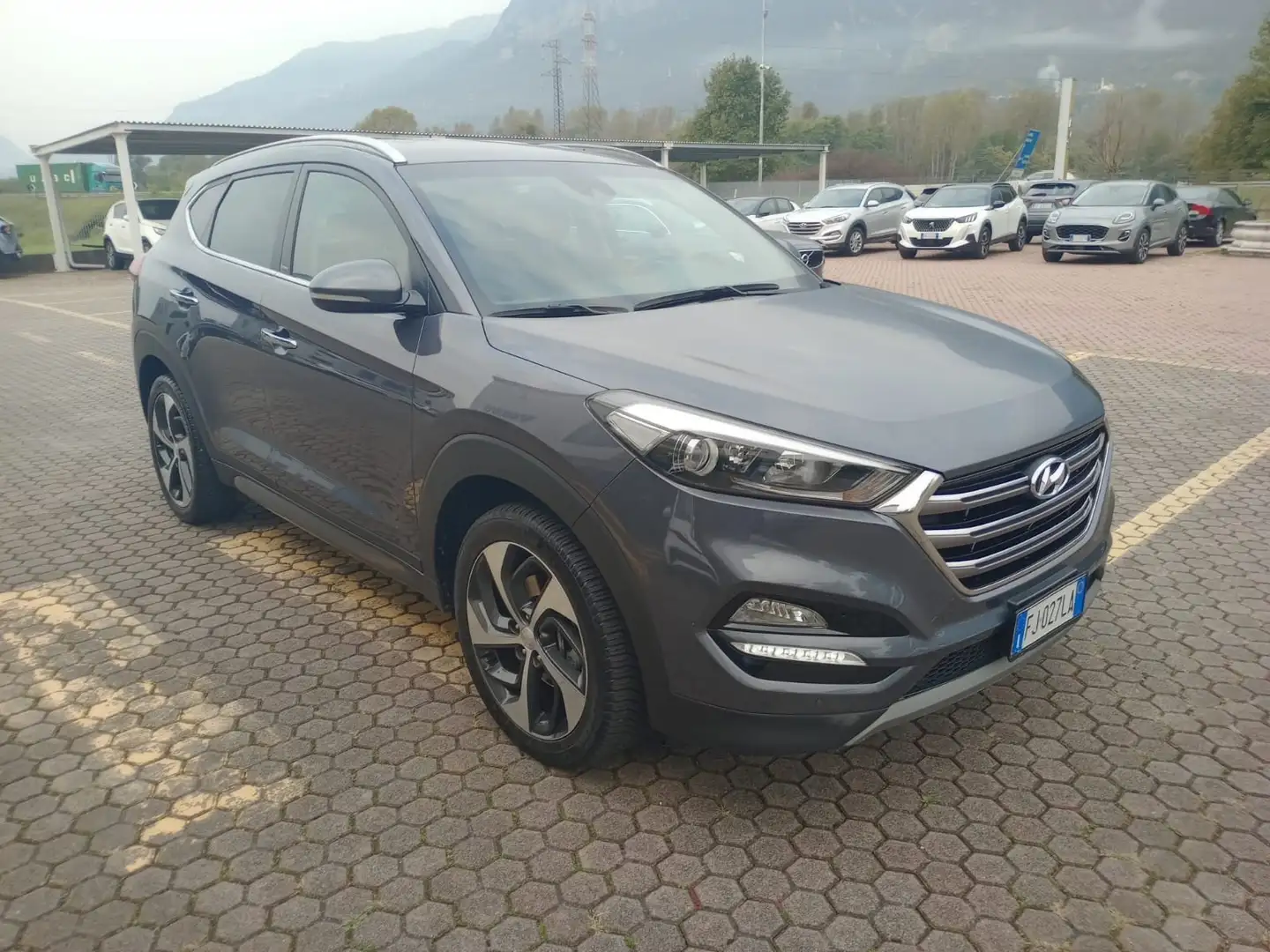 Hyundai TUCSON Tucson II 2015 1.7 crdi Xpossible 2wd 115cv Grigio - 1