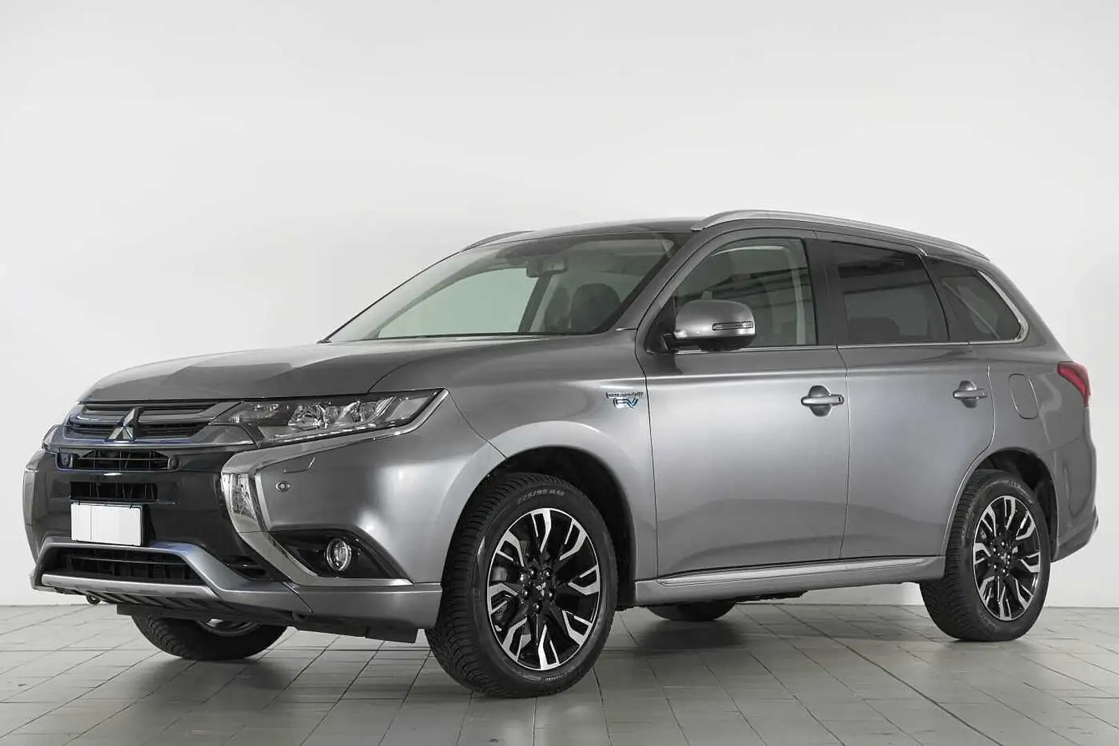 Mitsubishi Outlander 2.0 PHEV Instyle Diamond 4WD 223 CV Gri - 1