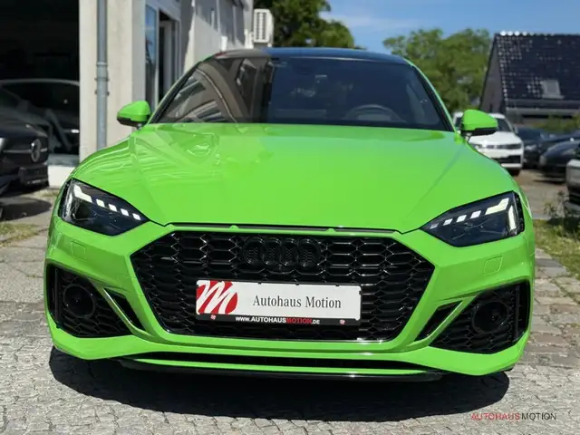Audi RS5 view 3