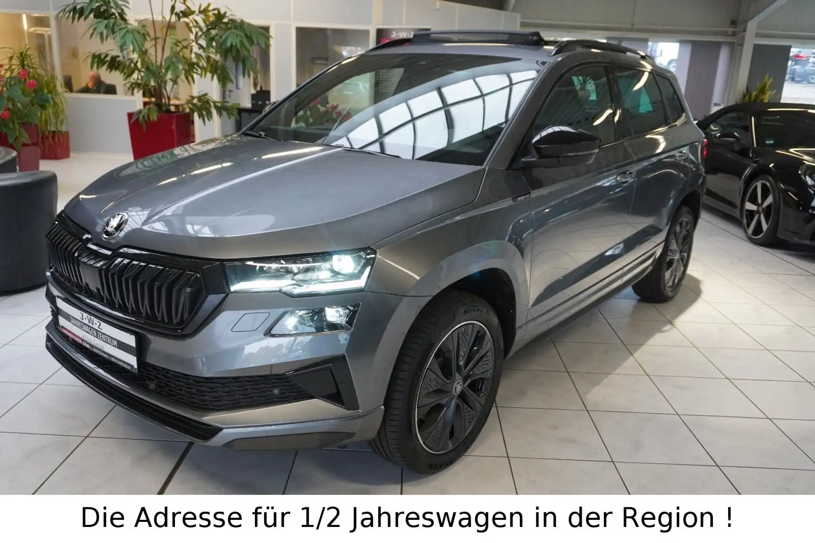 Skoda Karoq Sportline 1.5 TSI DSG*AHK*PANO*MATRIX*KEYL Gris - 1