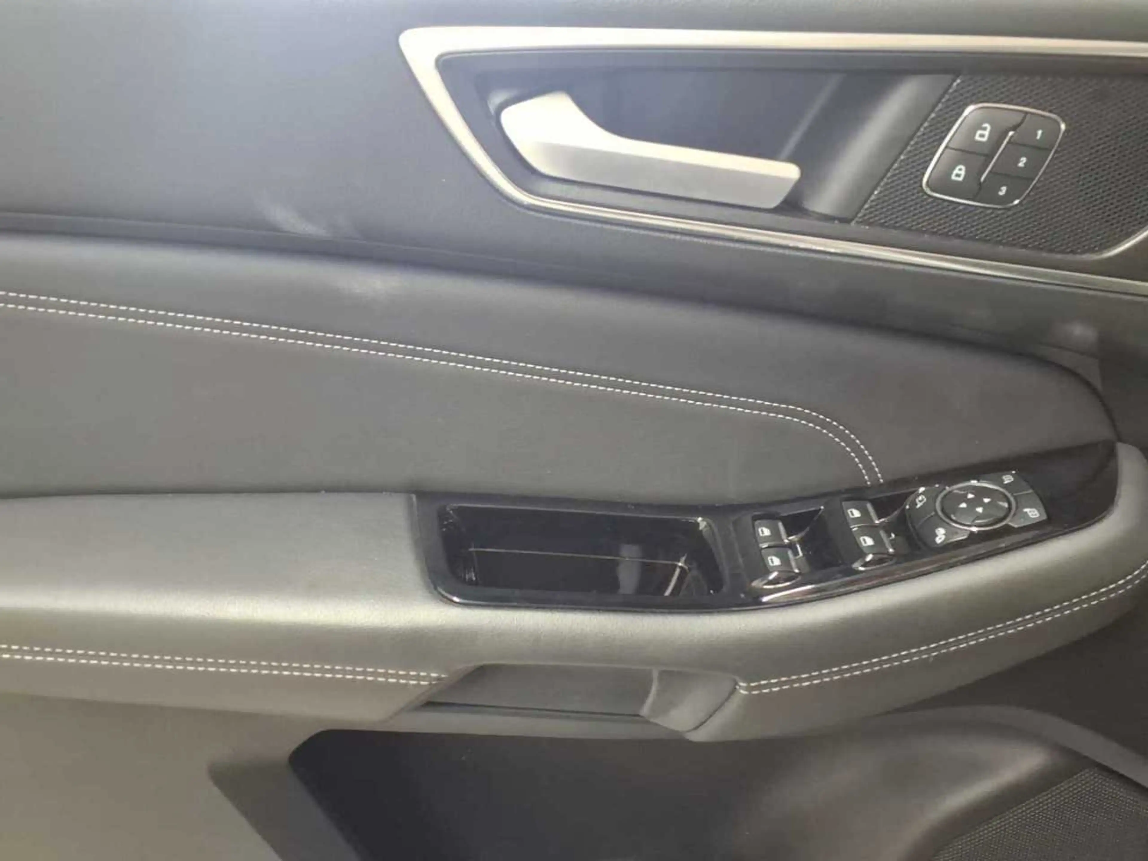Ford Galaxy Galaxy 2.0 EB Aut. TITANIUM 7 Si. LEDER AHK — photo 4