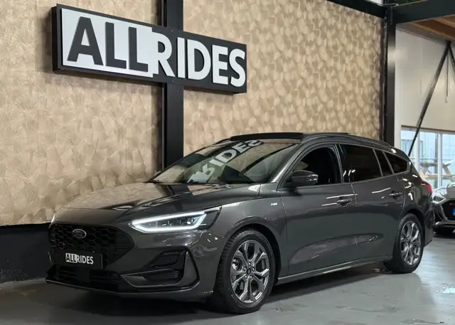 Ford Focus view 5