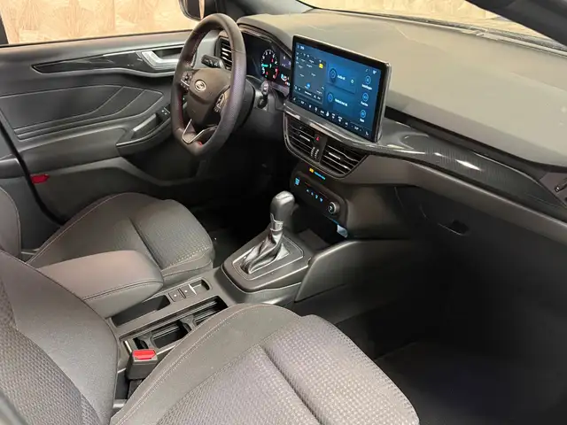 Ford Focus view 11