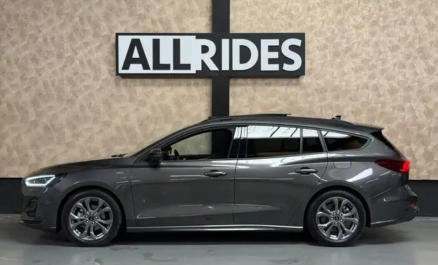 Ford Focus view 6