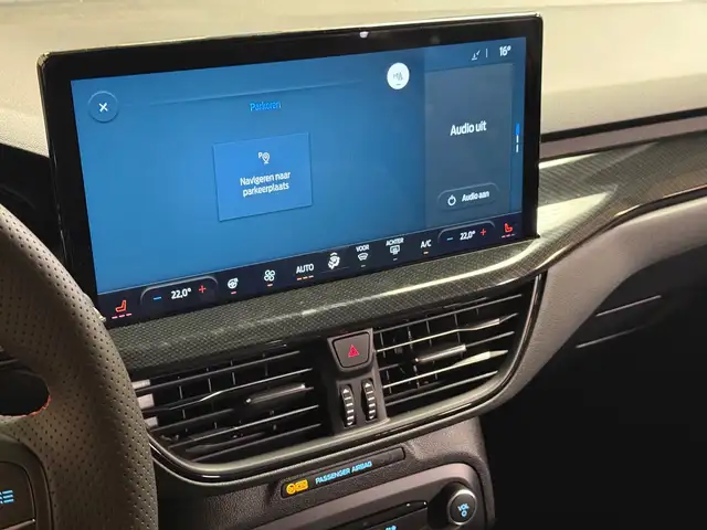 Ford Focus view 22