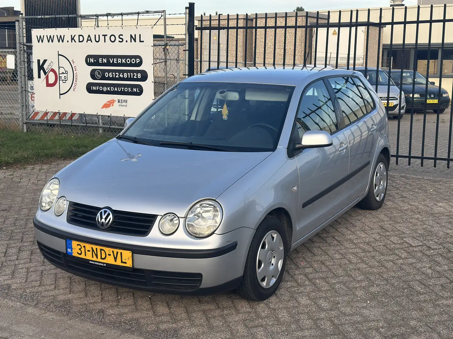 Volkswagen Polo 1.4 Comfortline Grijs - 1