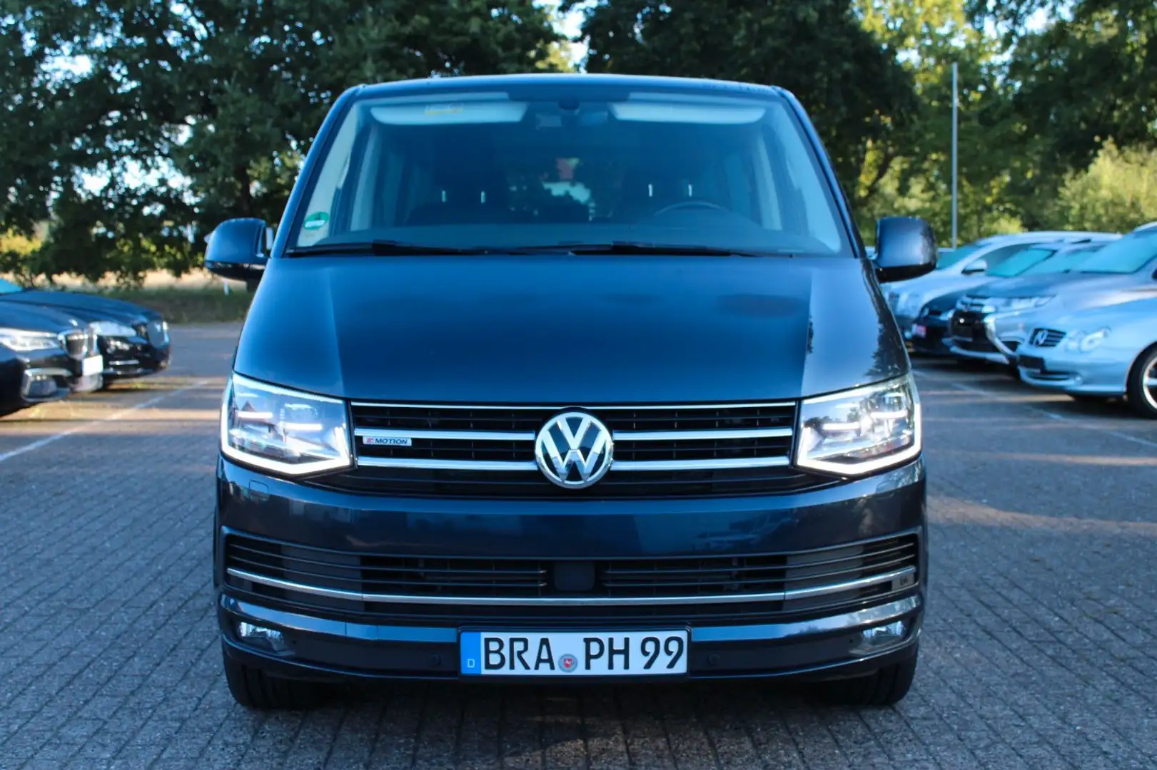 Volkswagen T6 Multivan Highline 4Motion Navi LED Kamera Blau - 2