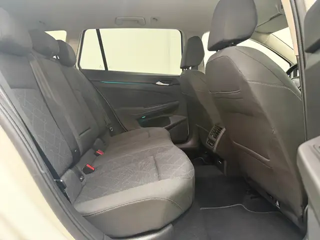 Volkswagen Golf view 14