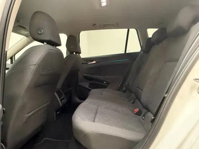 Volkswagen Golf view 13