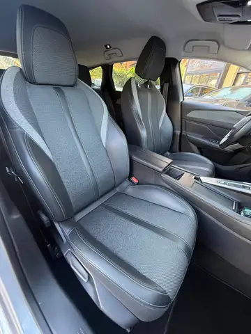 Peugeot 308 view 8