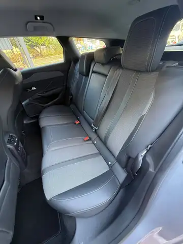 Peugeot 308 view 11