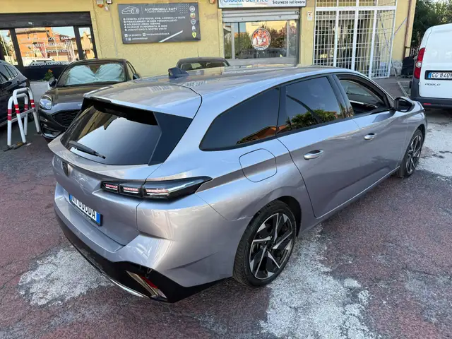 Peugeot 308 view 7