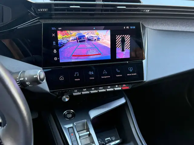 Peugeot 308 view 12