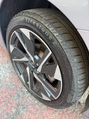 Peugeot 308 view 13