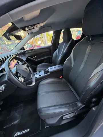 Peugeot 308 view 9