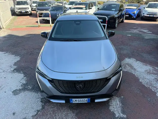 Peugeot 308 view 2