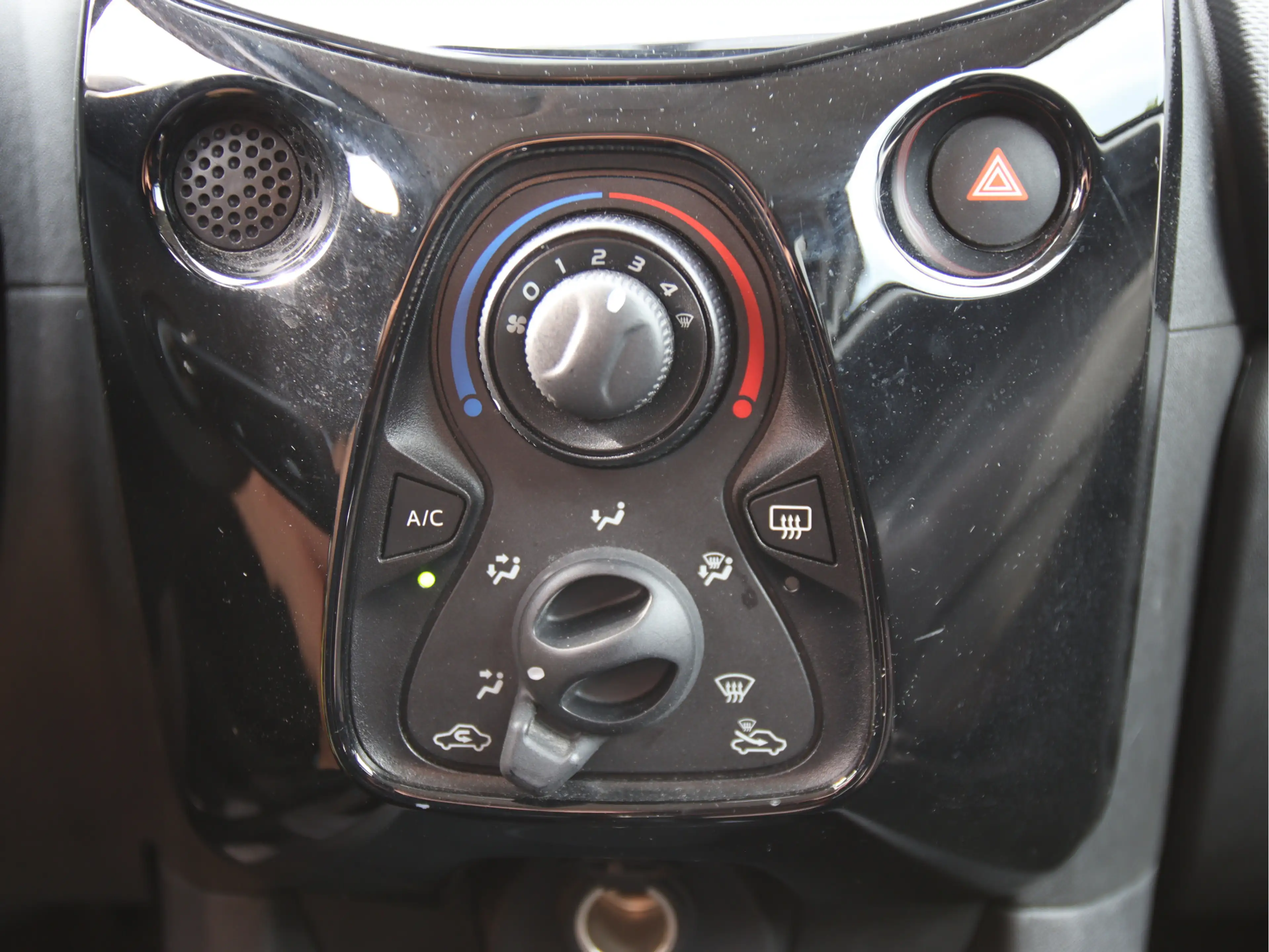 Citroen C1 1.0 VTi Shine Camera-Carplay, Navi, LED, LMV Zomer — photo 28