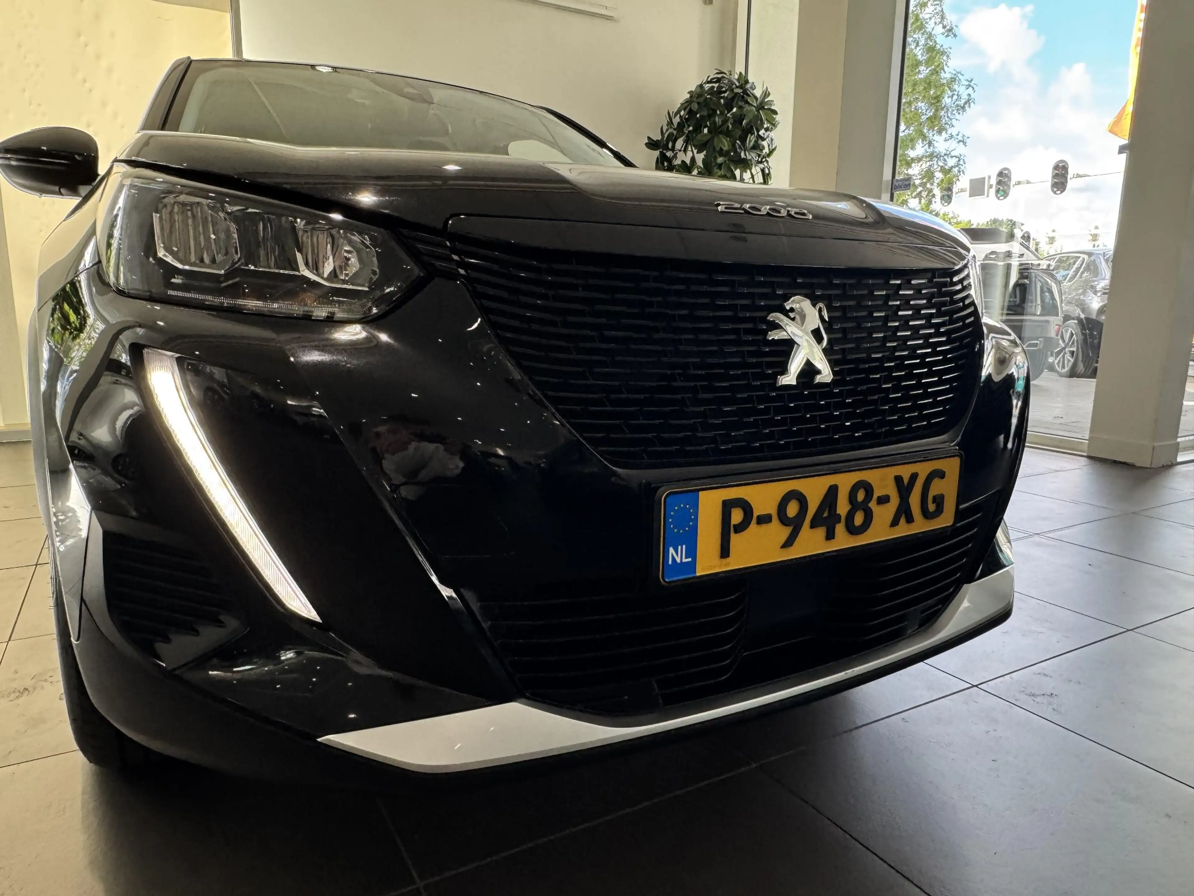 Peugeot e-2008 EV Active Pack 50 kWh — photo 2